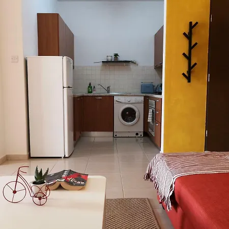 Yippee! My Happy Place In Center Apartament