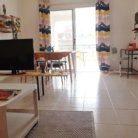 Yippee! My Happy Place In Center Apartament